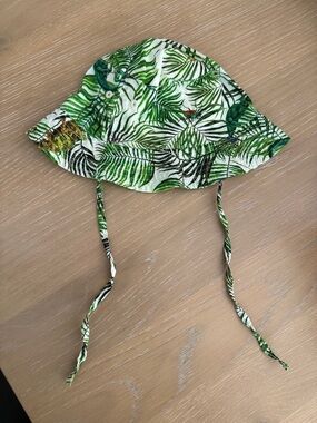 Natalie Lete x H&M baby toddler jungle tropical animal bucket hat green white